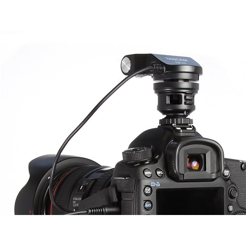 dr-70D_w_stereo_mic